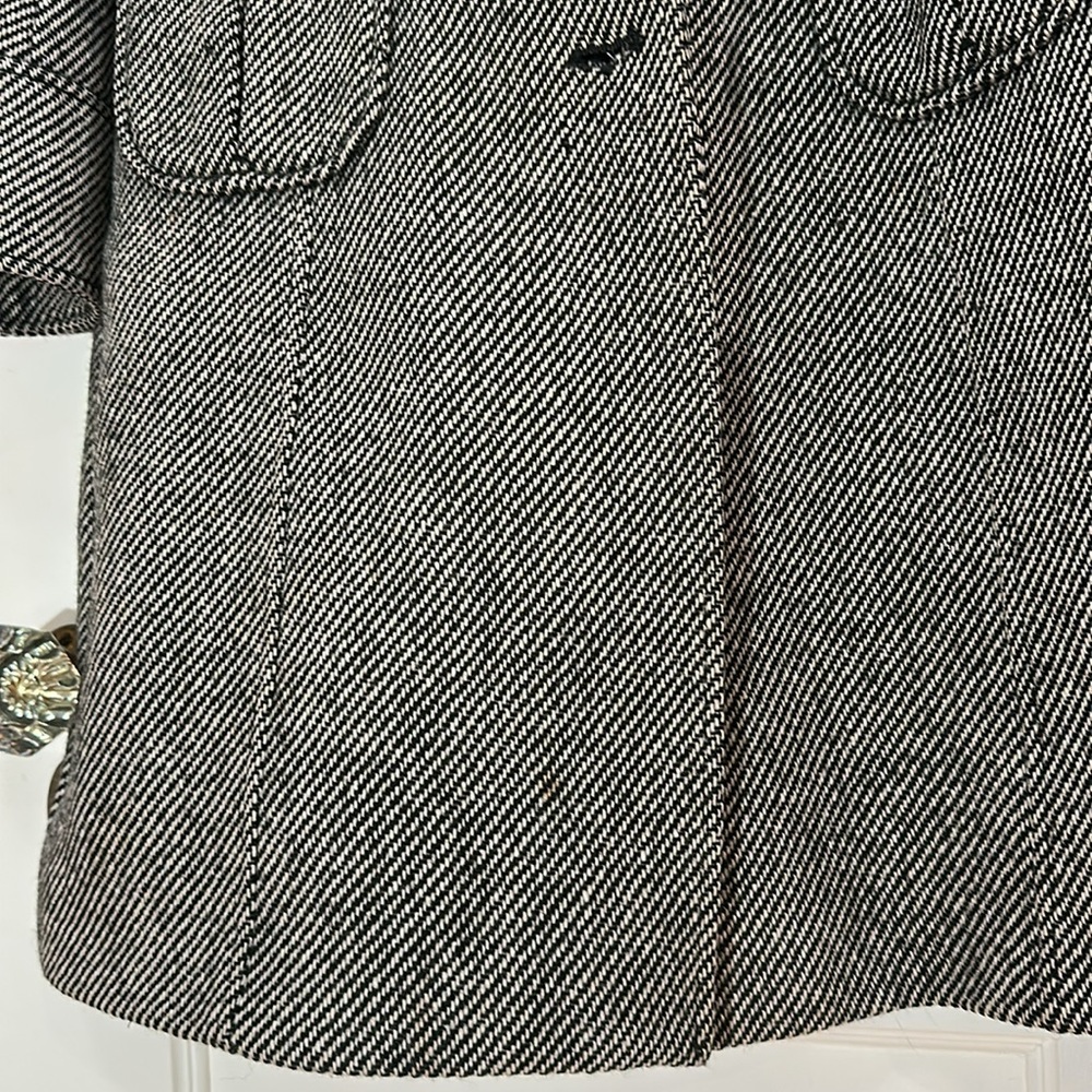 Wool coat with charming bunny appliqué back. Upcycled into fabulousness! Size 4 - Picture 9 of 12